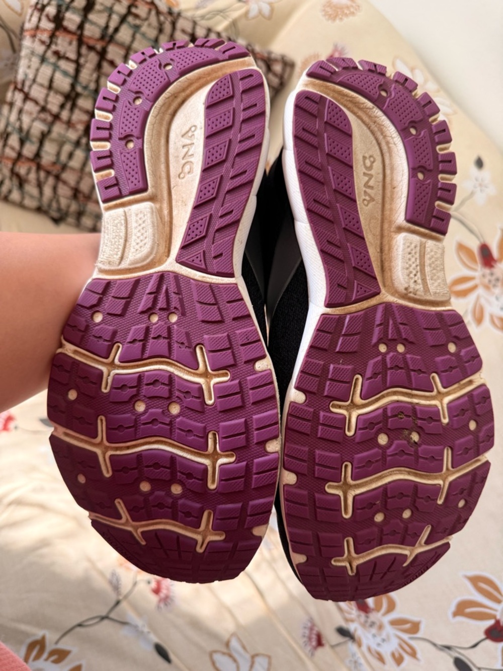 Brooks Women's Black and Pink/ Magenta Running Shoes - Picture 12 of 16